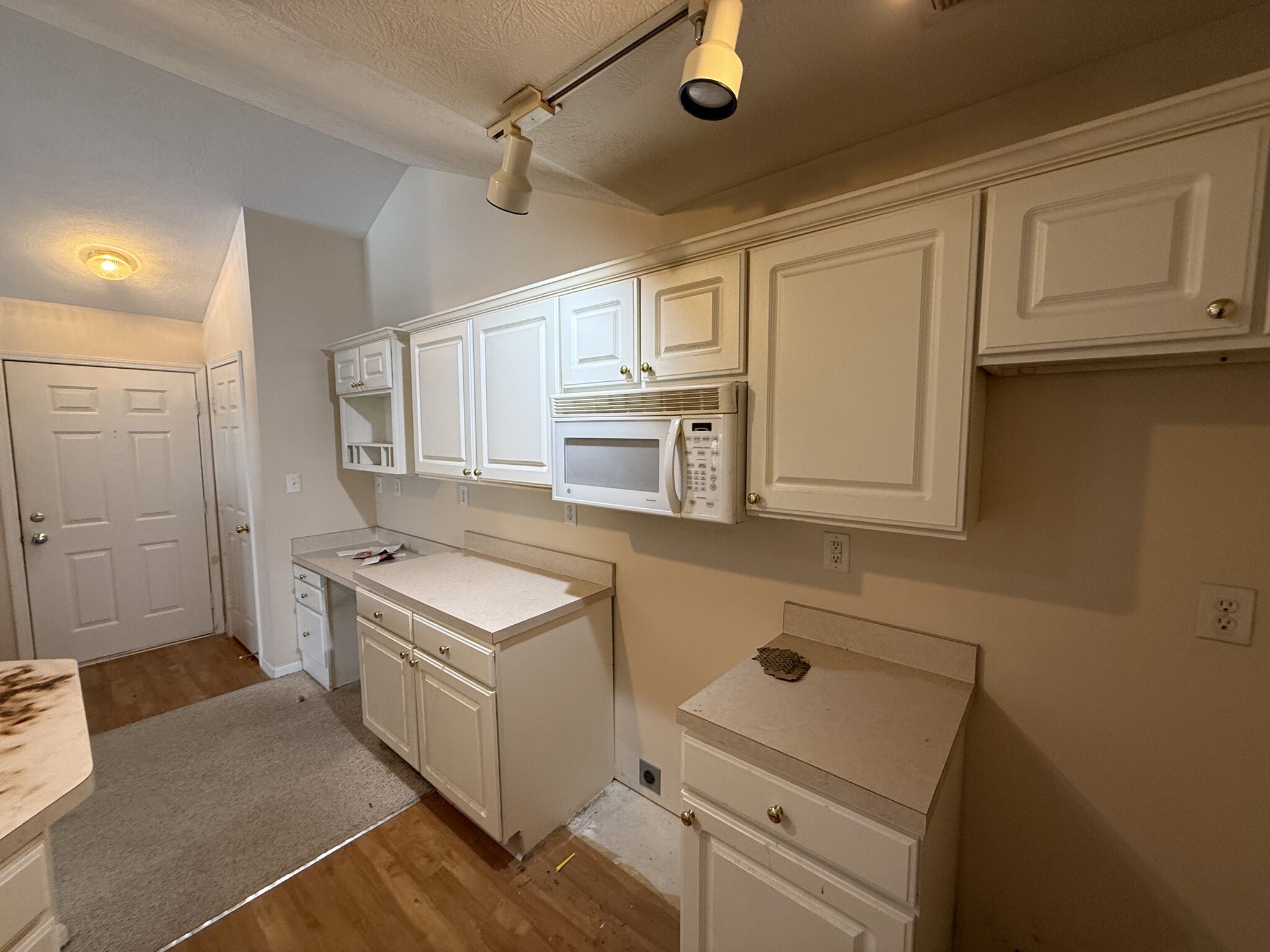 Kitchen before remodel